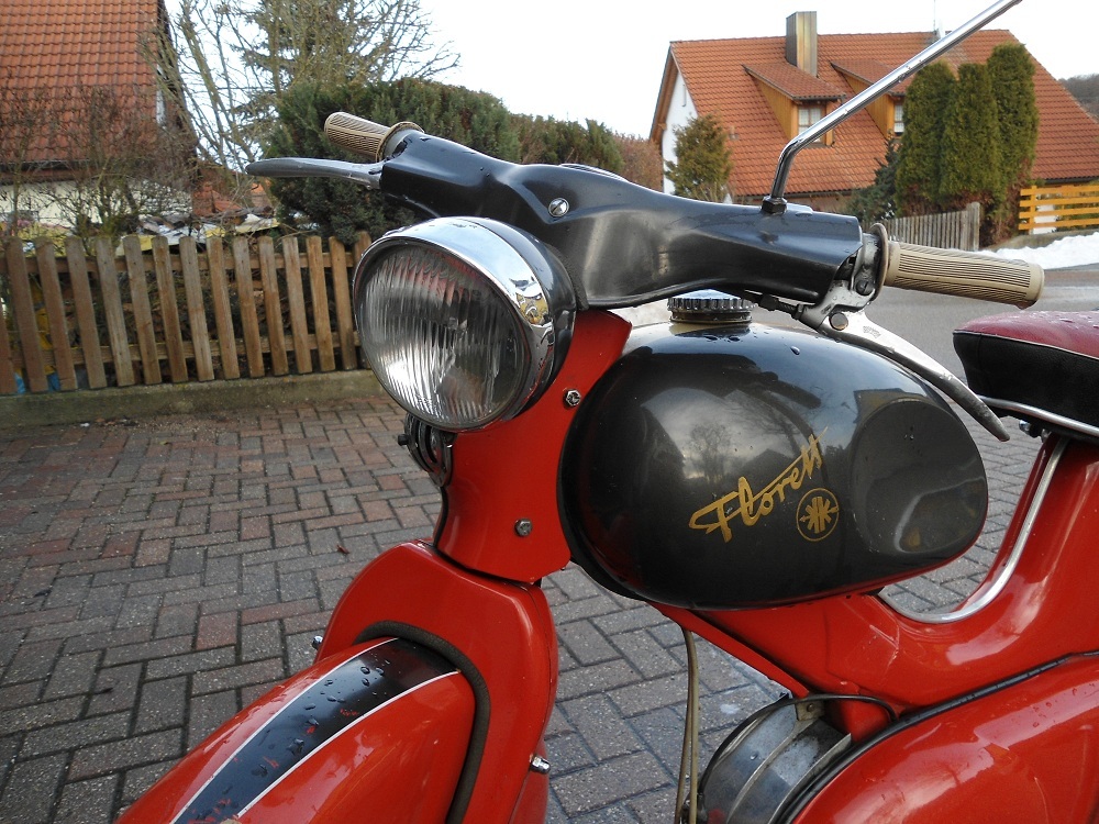 Kreidler Florett Stickerset Goud 135X30MM 2-Delig