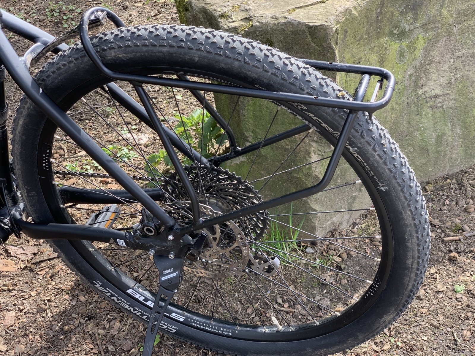 cannondale matte black road bike