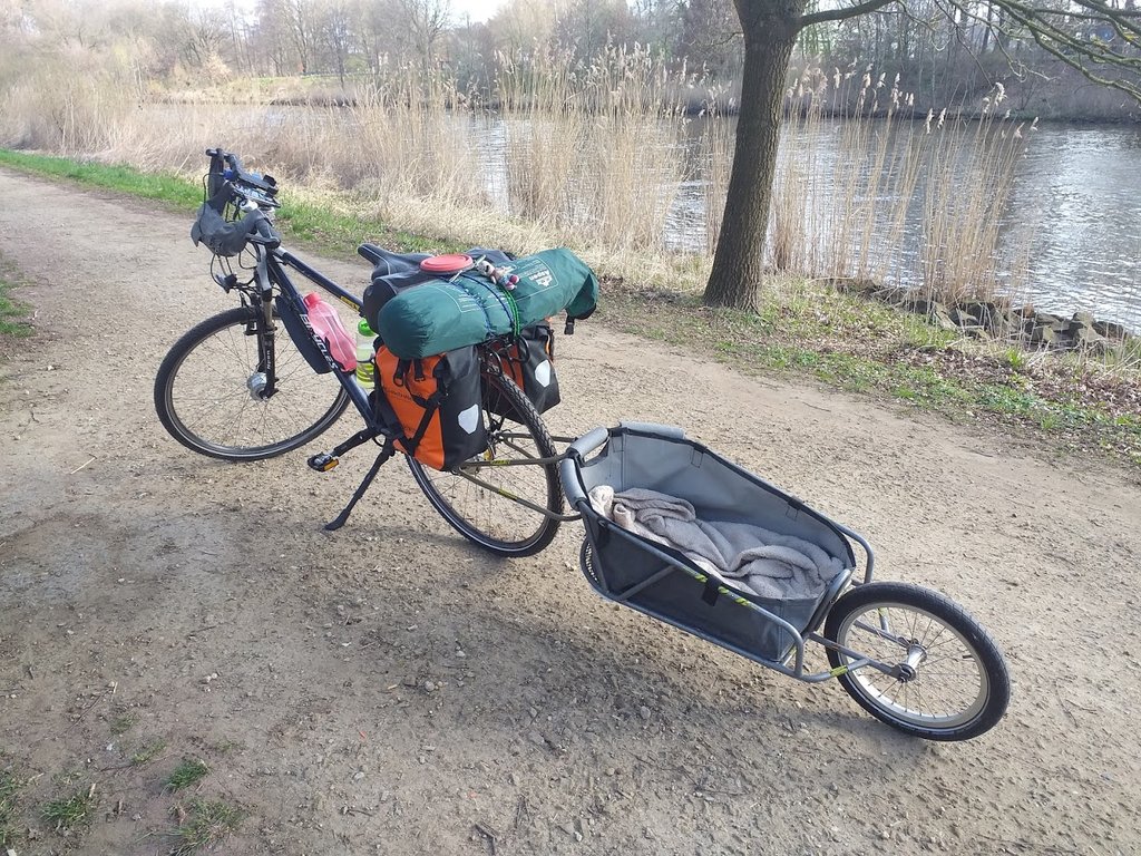 Mein Frauchen ist verrückt!! 03.04. bis 04.04.21 Fahrrad