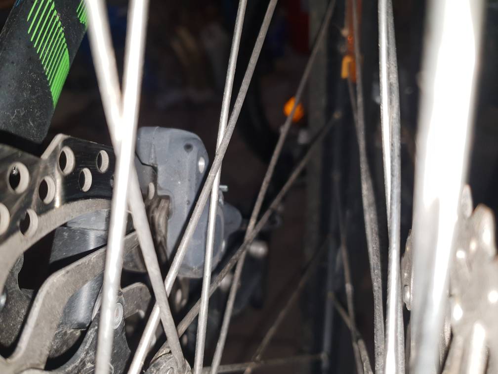 fahrrad hinterrad blockiert und läuft wieder
